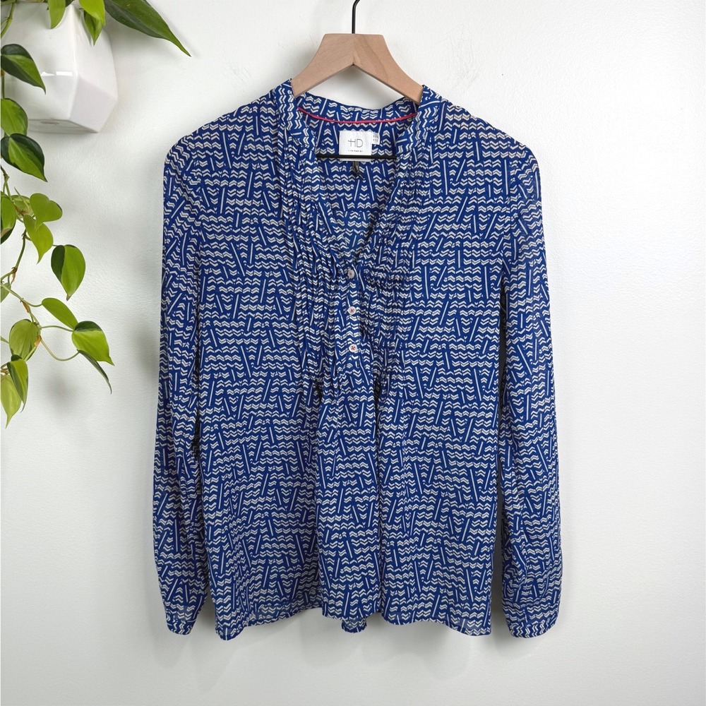 HD in Paris Anthropologie Blue White Geometric Pintuck Roll Tab Blouse US 4